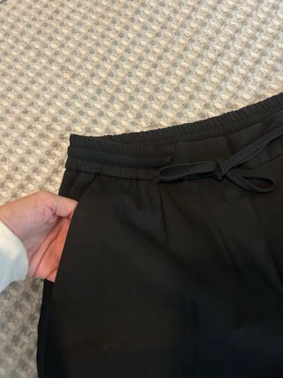 Pantalón negro Zara