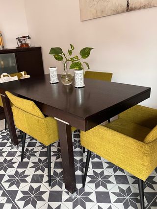 Mesa de comedor madera oscura extensible