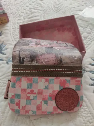 Monedero estilo kawaii con perro