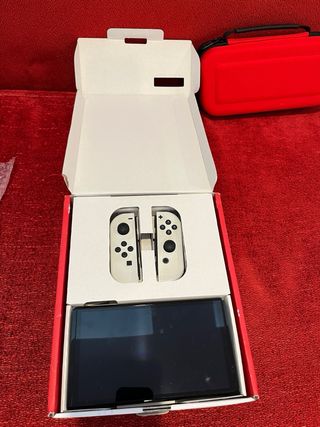 Nintendo Switch OLED Blanca y Negra