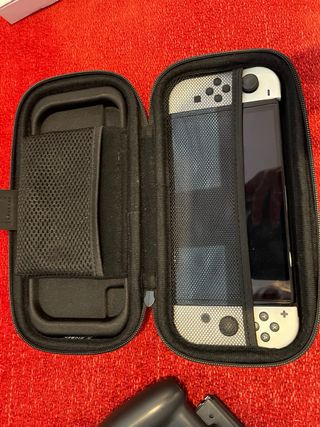 Nintendo Switch OLED Blanca y Negra