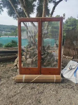 Balconera Madera Maciza Doble Cristal