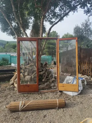 Balconera Madera Maciza Doble Cristal