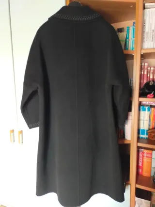 Splendido cappotto nero taglia 47 conformata