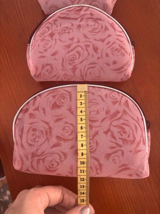 Set 4 neceseres estampado rosa