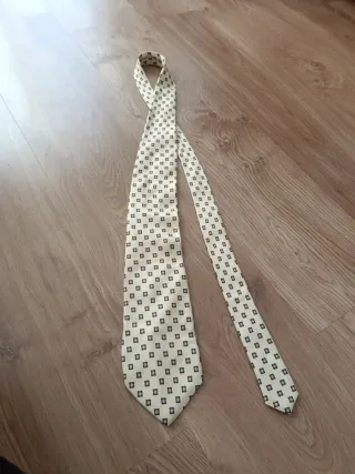 Corbata de seda con estampado de cuadros