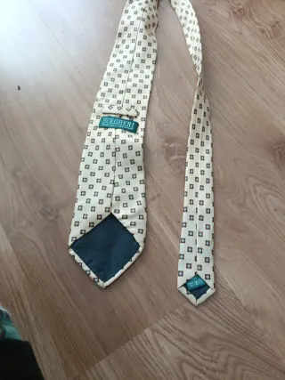 Corbata de seda con estampado de cuadros