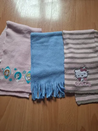 Sciarpe per bambine Frozen e Hello Kitty