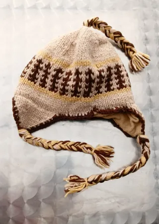 Berretto paraorecchie invernale lana made in Nepal