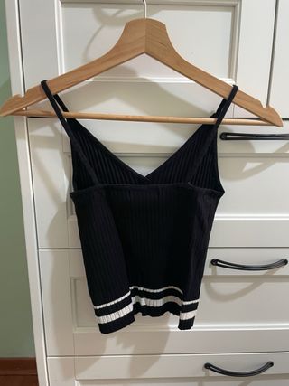 Top tirantes negro con rayas blancas