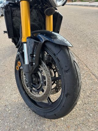 Yamaha FZ8 - ITV y seguro al día