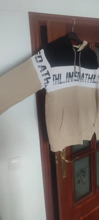 Sudadera con capucha y bloques de color