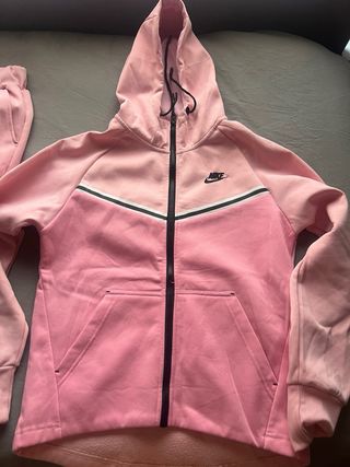 Conjunto Nike Tech Fleece Rosa