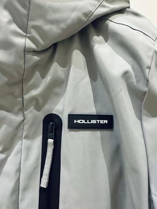 Abrigo Hollister Gris