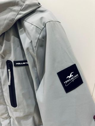 Abrigo Hollister Gris