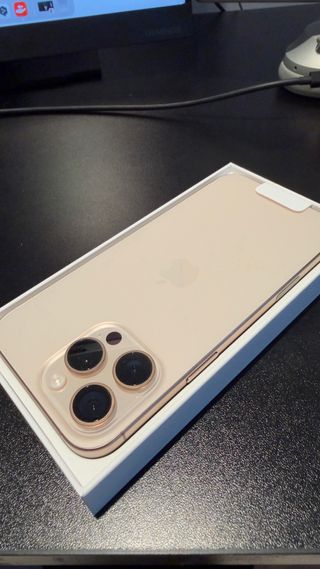 iPhone 16 Pro Max Verde