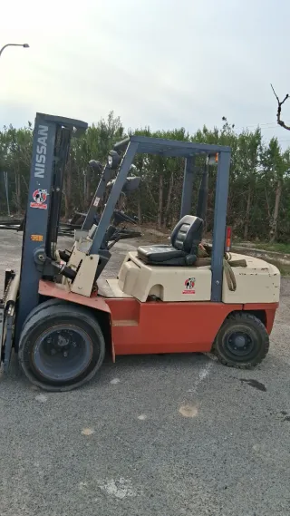 Carretilla elevadora Nissan 3000kg
