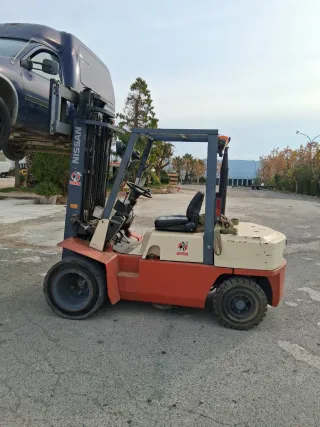 Carretilla elevadora Nissan 3000kg