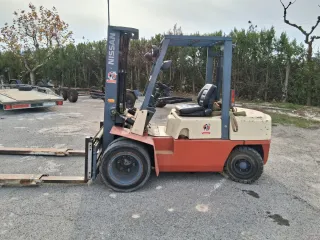 Carretilla elevadora Nissan 3000kg