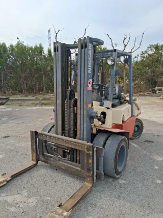 Carretilla elevadora Nissan 3000kg