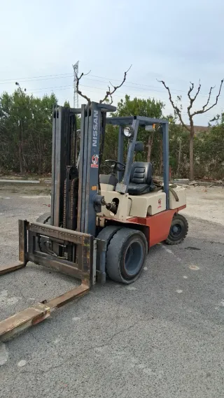 Carretilla elevadora Nissan 3000kg