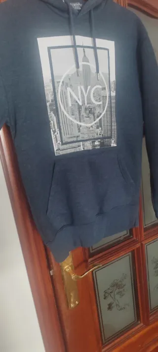 Sudadera azul con estampado NYC