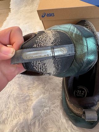 ASICS Novablast 4 Platinum 43 EU / US 9.5