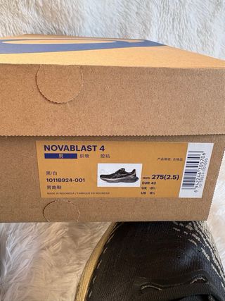 ASICS Novablast 4 Platinum 43 EU / US 9.5