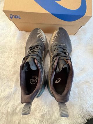 ASICS Novablast 4 Platinum 43 EU / US 9.5