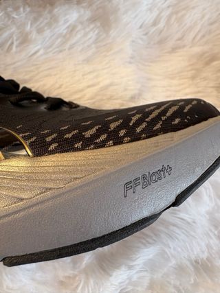 ASICS Novablast 4 Platinum 43 EU / US 9.5