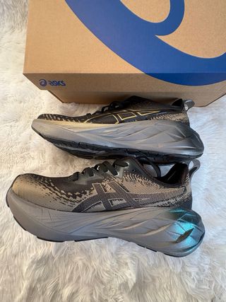 ASICS Novablast 4 Platinum 43 EU / US 9.5