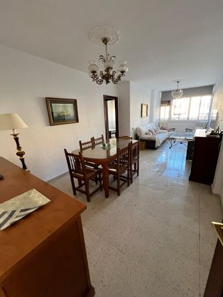 Habitación libre en piso compartido