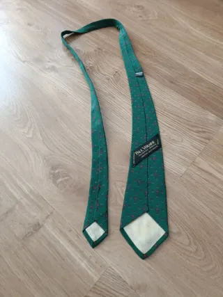 Corbata de seda verde con estampado