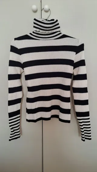 Jersey cuello alto rayas blanco y negro