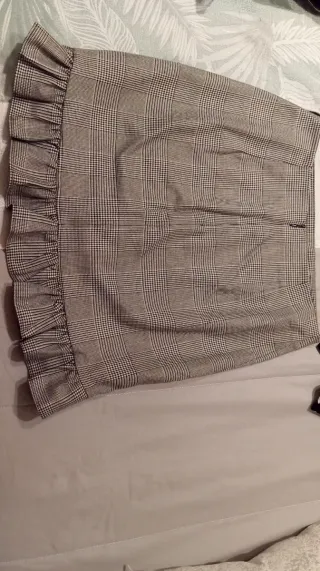 Falda mini cuadros volantes