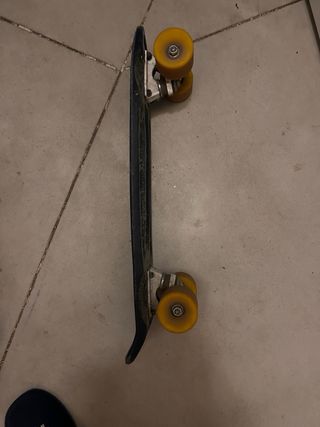 Patinete negro 56.5x14.5 cm