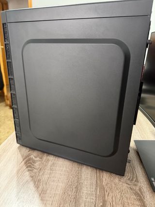 Vendo PC Gaming Personalizado por falta de uso.