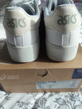 Tenis Asics Japan S PF grises y blancos