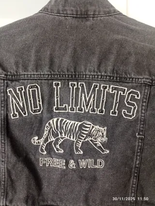 Cazadora vaquera negra