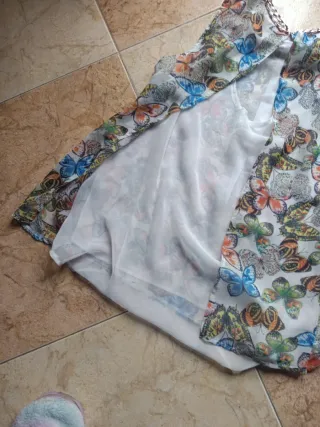 Blusa sin mangas con estampado de mariposas