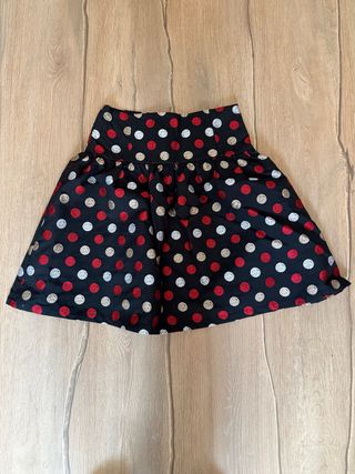 Falda negra lunares rojos y blancos