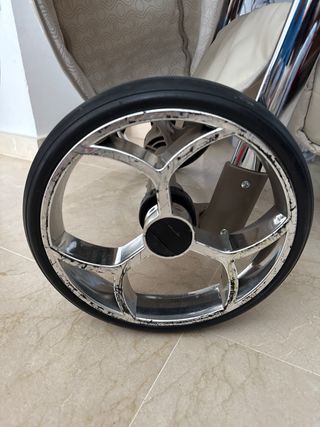 Carro de bebé beige Marca Bytax