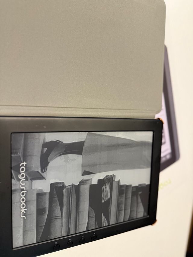 Ebook Tagus Lira + Funda Negra/Beige