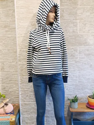 Sudadera Primark rayas blancas y negras