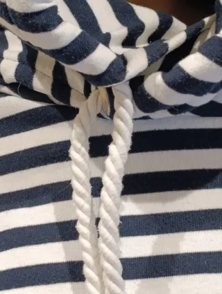 Sudadera Primark rayas blancas y negras