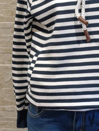 Sudadera Primark rayas blancas y negras