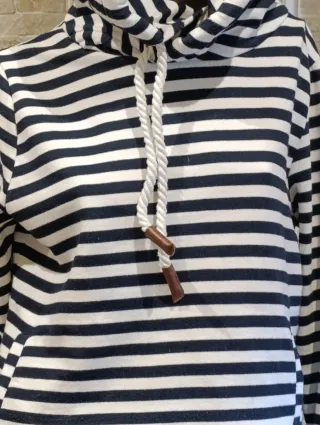 Sudadera Primark rayas blancas y negras