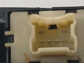 Renault 229097 829614619r mando elevalunas captur