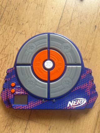 2 Pistolas Nerf + Diana Digital