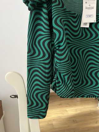 Jersey Zara manga abullonada